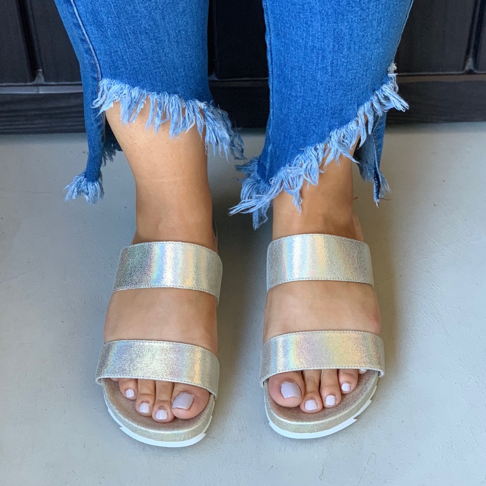 Arizona Gold Two Strap Flatform Leather Sandal - Picture 2 of 8